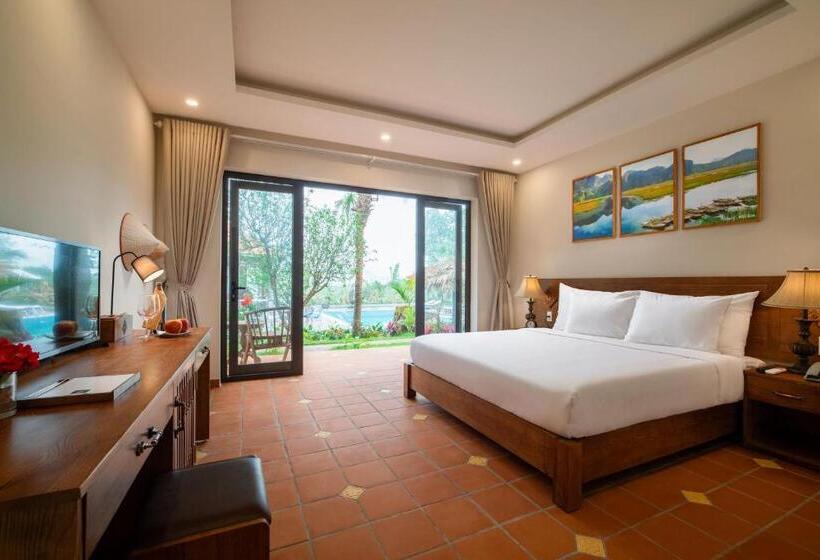 اتاق لوکس با چشم‌انداز استخر, Bai Dinh Garden Resort & Spa