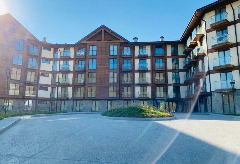 استودیوی استاندارد, Maisako's New Gudauri Apartment