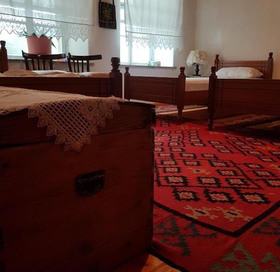 舒适三人间, Eva Guesthouse