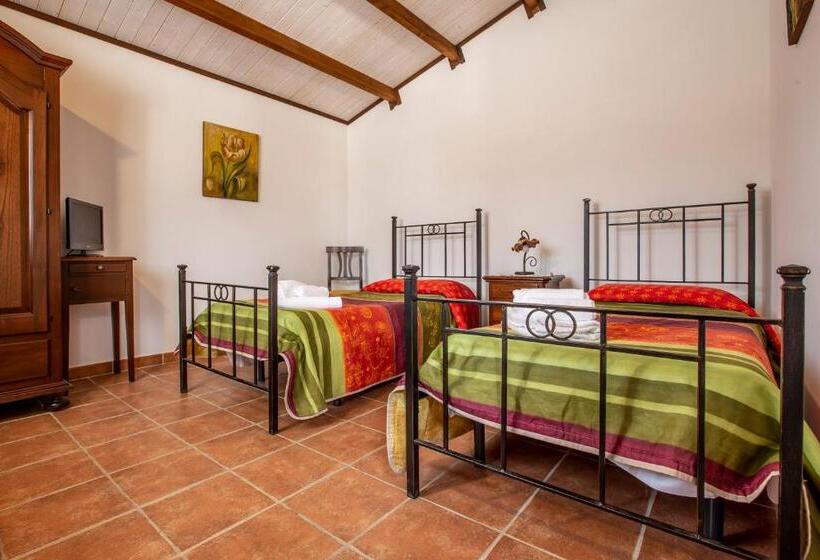 بانگلوی استاندارد 2 خوابه, La Vignazza B&b