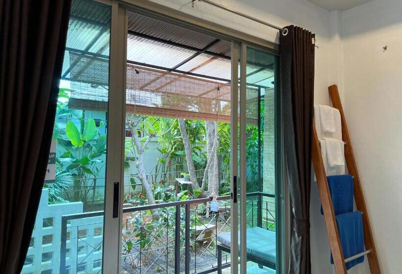 스탠다드 발코니 룸, The Snug Airportel   Phuket Airport