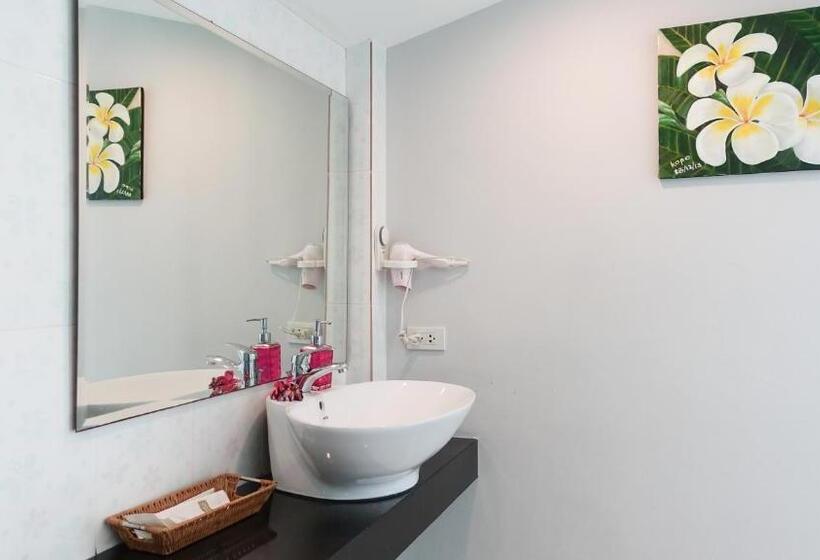 풀장 전망 디럭스 룸, The Snug Airportel   Phuket Airport