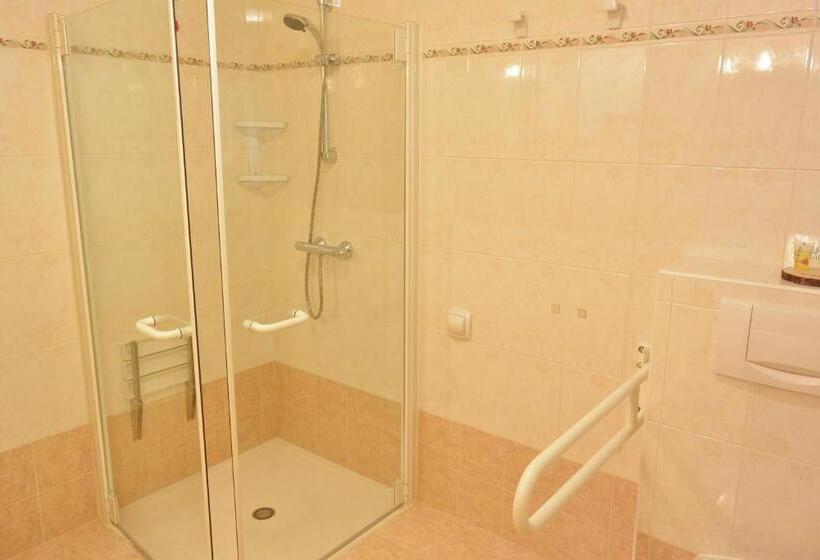 اتاق استاندارد سه نفره, Garnì Al Plan