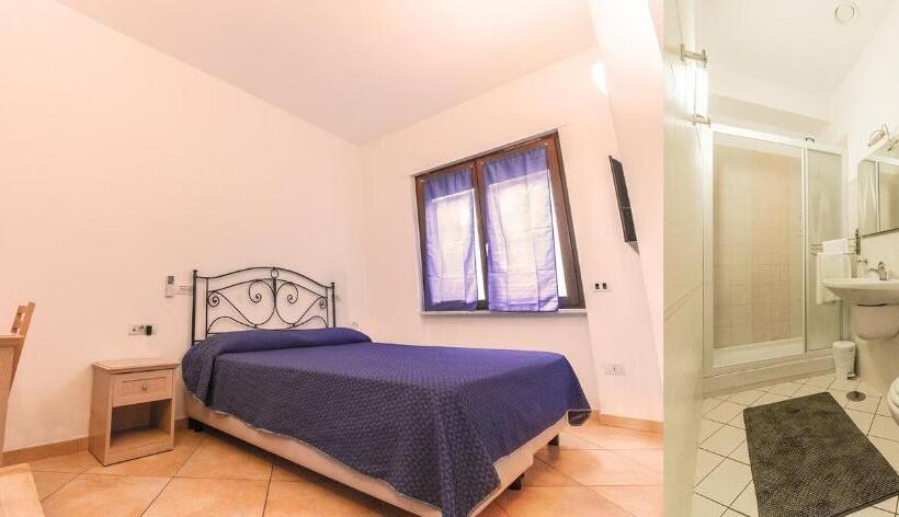 اتاق کلاسیک, Pinguino B&b