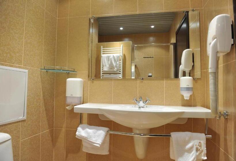 디럭스 스위트, Family Hotel Edia Sandanski