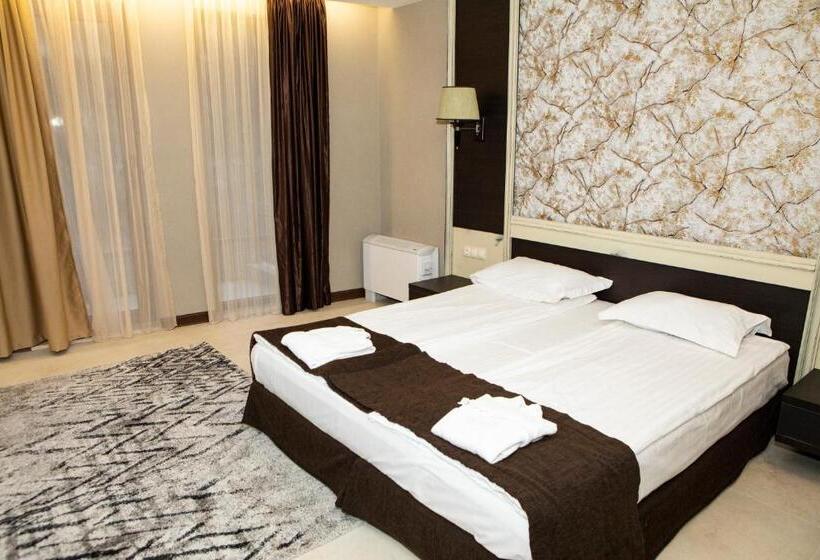 디럭스 스위트, Family Hotel Edia Sandanski