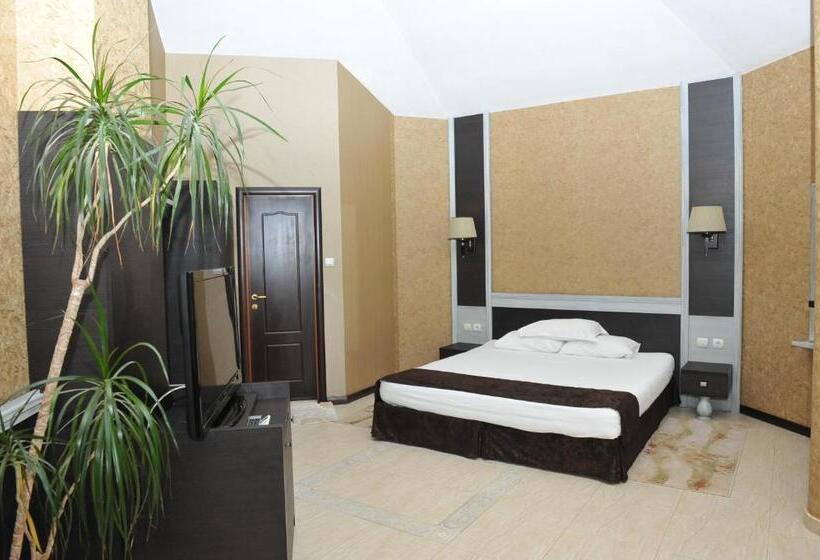 주니어 스위트 발코니, Family Hotel Edia Sandanski