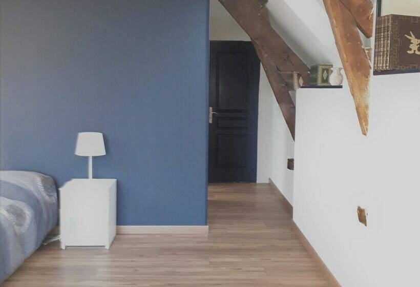 Номер Стандарт с Балконом, Chambre D Hote La Bouliere