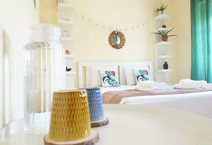 Номер Стандарт с Балконом, Green Element Guesthouse