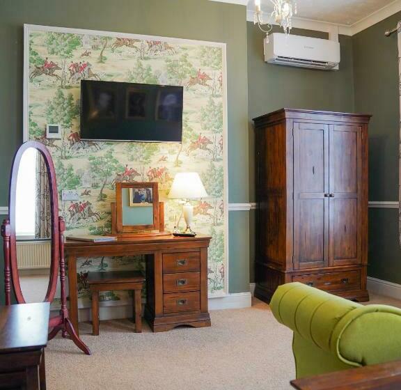 Номер Deluxe, The Old Hall