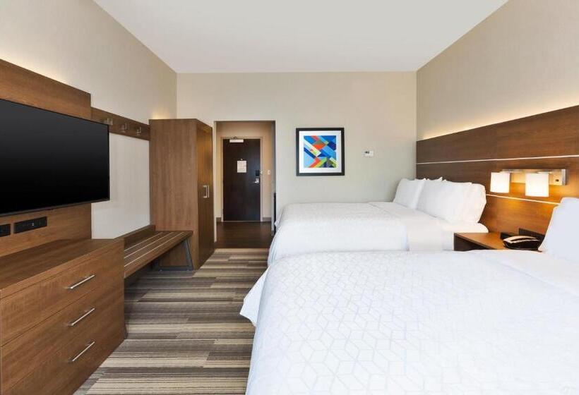 Номер Стандарт, Holiday Inn Express & Suites   Milan   Sandusky Area, An Ihg