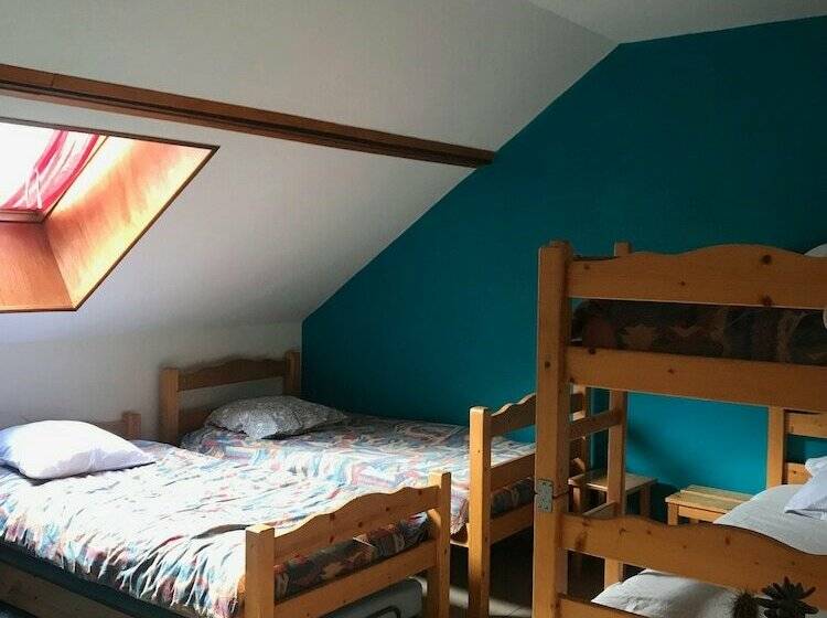 Кровать в Многоместном Номере с Общей Ванной, Gîte Le Chantelouve