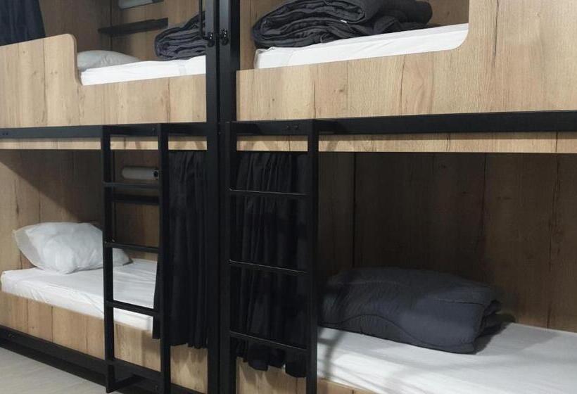 Кровать в Общей Комнате, Hostel Les Terrasses Du Roc