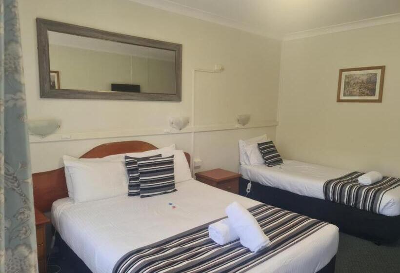 Семейный Номер, Valley View Motel