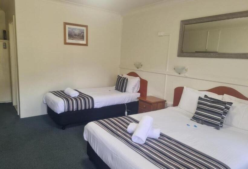 Семейный Номер, Valley View Motel
