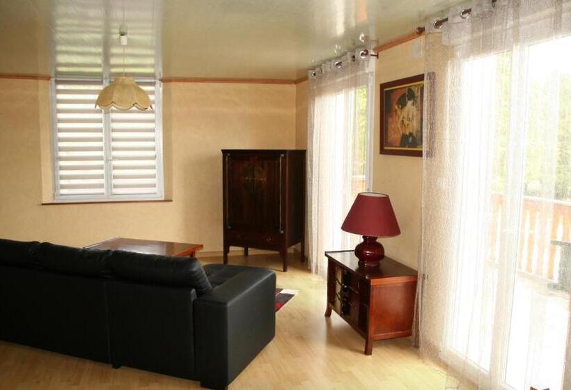 آپارتمان 1 خوابه با تراس, Chambres D Hôtes & Gîtes La Paysanne