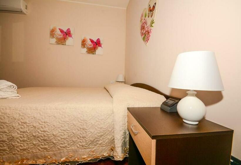Номер Стандарт с Балконом, B&b Mariposa
