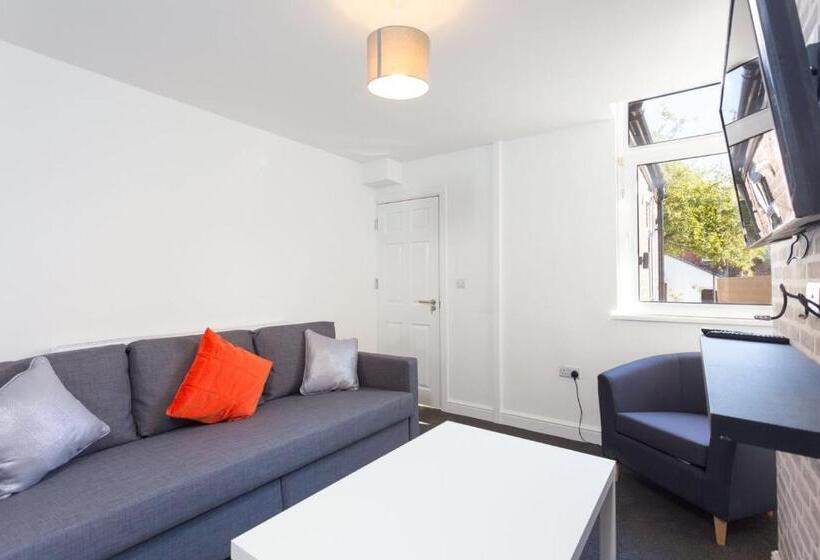 Номер Стандарт Совместная Ванная, Townhouse @ 76 Clare Street Stoke