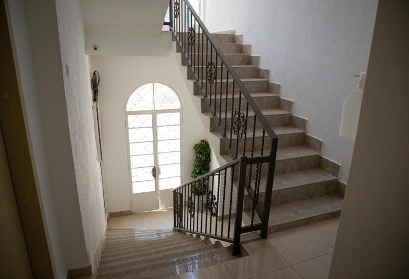 اتاق لوکس, Dali House