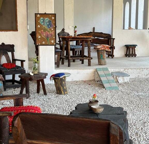ベーシックトリプルルーム, Near Lake Hostal