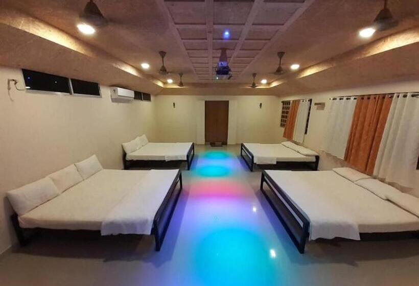 Четырехместный Номер Стандарт, Royal Cottage, Anaimalai