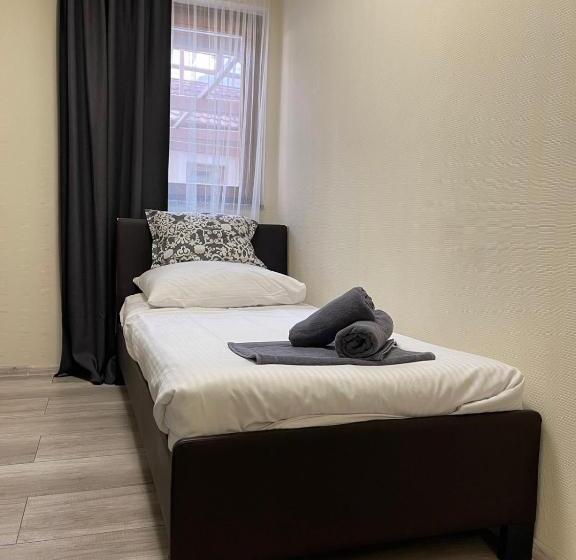 标准单人间, Végvári Hotel Eger
