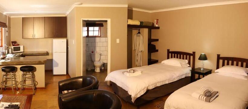 Номер Стандарт Вид на Сад, Kleinplasie Guesthouse