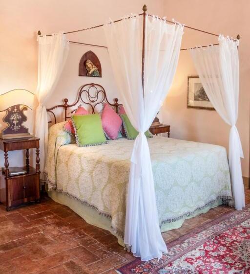 Полулюкс, Il Falconiere Relais & Spa