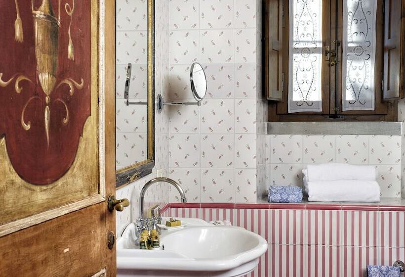 Классический Номер, Il Falconiere Relais & Spa