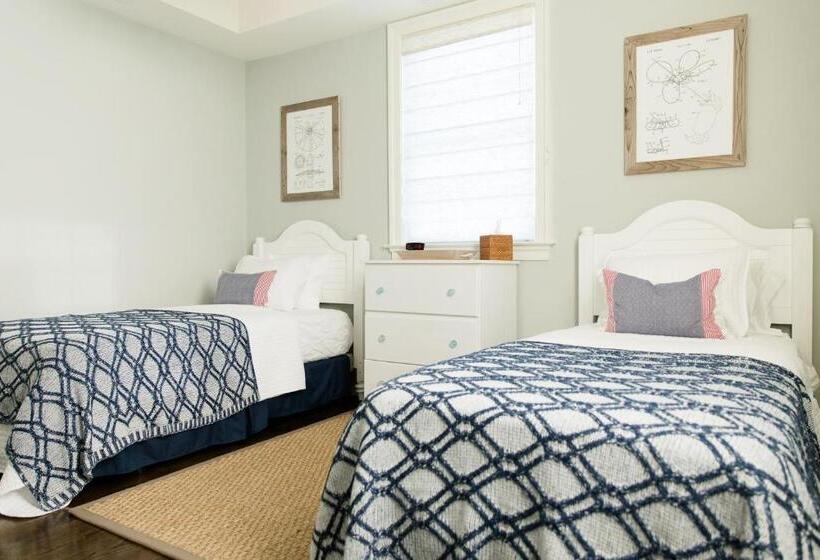 Family Suite, Inn At Haven Harbour