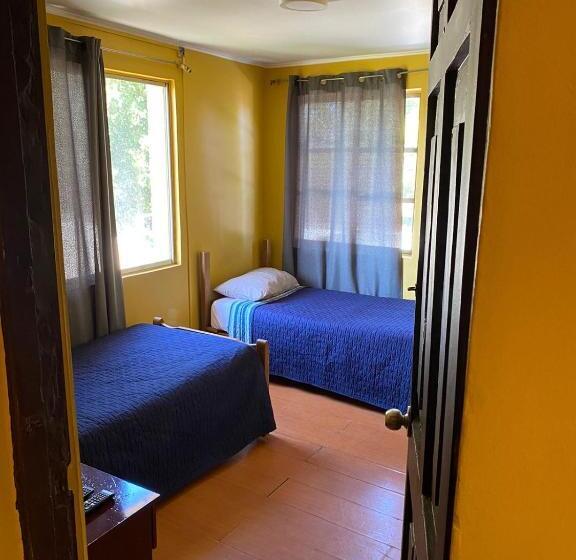 اتاق استاندارد سه نفره, Hostal Radal Molina