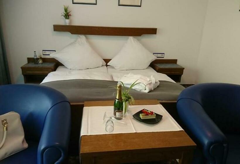 Номер Стандарт с Балконом, Café Blaich   Hotel Garni