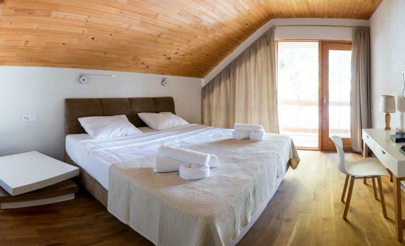 Номер Deluxe с Балконом, Living In Delta   Casa De Vacanta