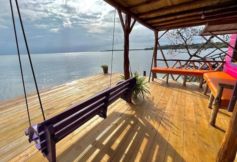 Бунгало Семейное Вид на Море, Urraca Monkey Island Eco Resort