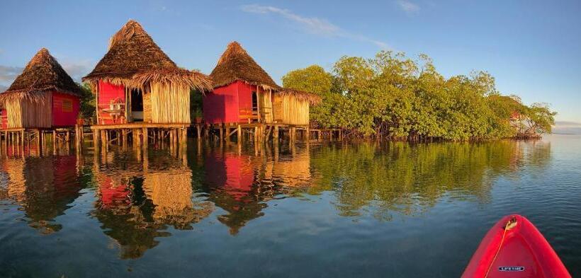 Бунгало Стандарт, Urraca Monkey Island Eco Resort