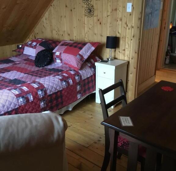 Standard room with outdoor bath, Gîte La Veilleuse