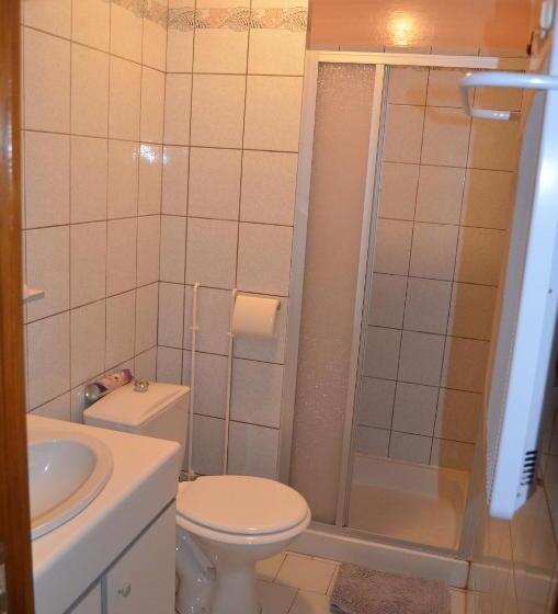 Четырехместный Номер Стандарт, Chambres D'hotes & Champagne Douard