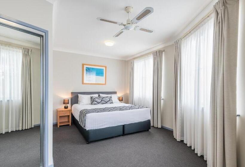 1 Bedroom Apartment Lake View, The Brighton Apartments