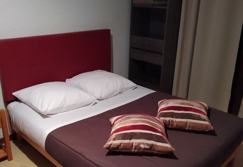 Семейный Номер, Chalet Hotel Les Marmottes 2 étoiles Nn