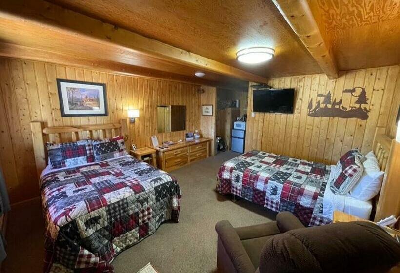 Номер Стандарт 2 Двуспальные Кровати, Sportsman Lodge Melrose Mt