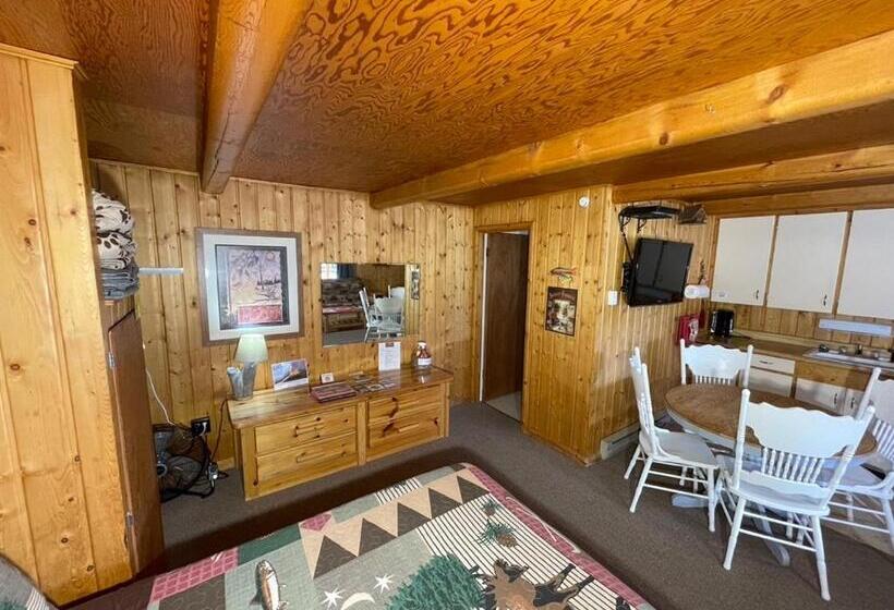 Семейный Номер, Sportsman Lodge Melrose Mt