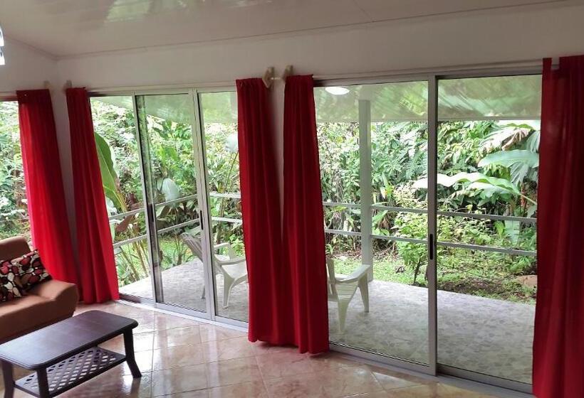 带大床的豪华间, Tropical Paradise Bungalows