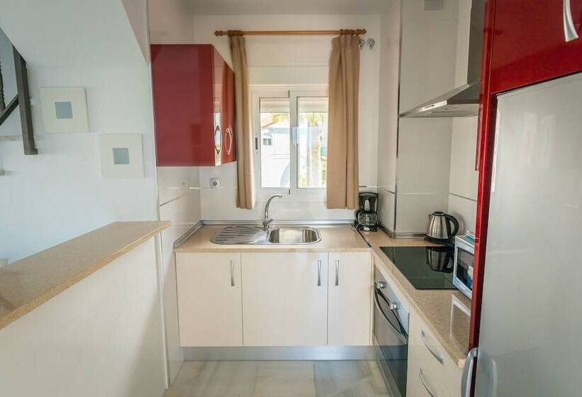 テラス付き１ベッドルームアパートメント, Apartamentos Las Rosas De Capistrano
