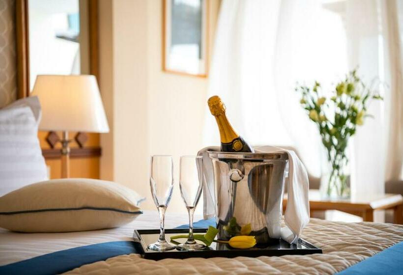 Люкс Executive Вид на Море, Constantinou Bros Athena Beach Hotel