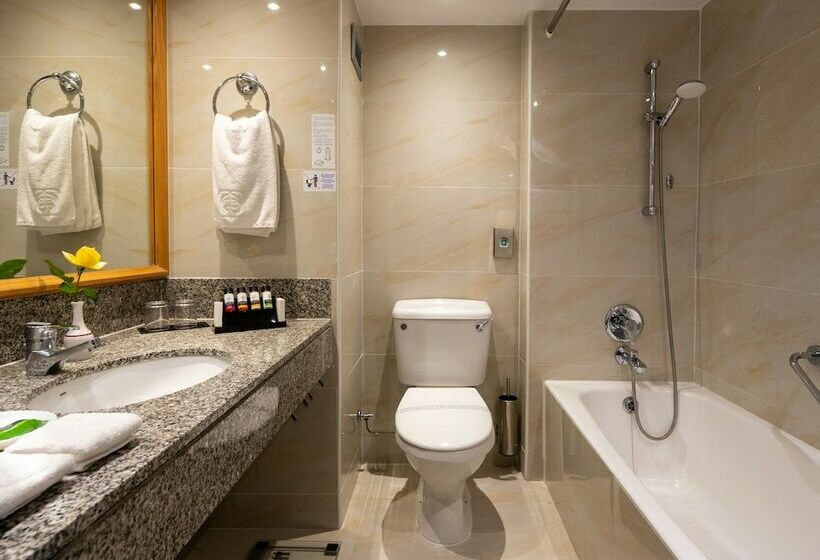Семейный Номер, Constantinou Bros Athena Beach Hotel