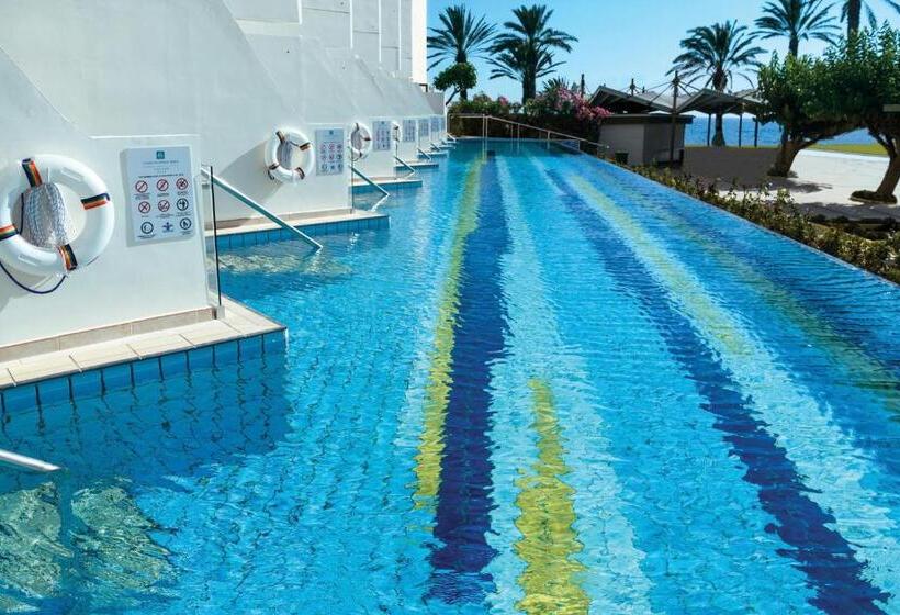 Семейный Номер, Constantinou Bros Athena Beach Hotel