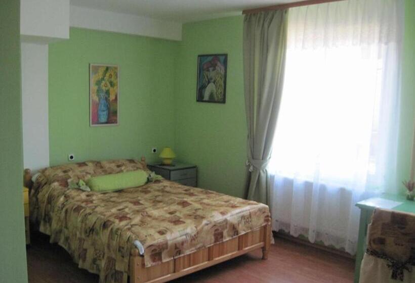 디럭스 룸, Hadjibulevata Guest House