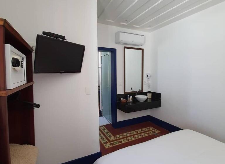 سوییت, Casa Dos Meninos B&b