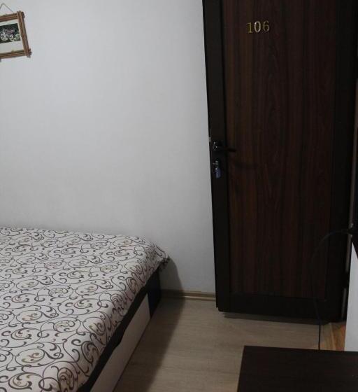 חדר אקונומי, Vila Casa Ta