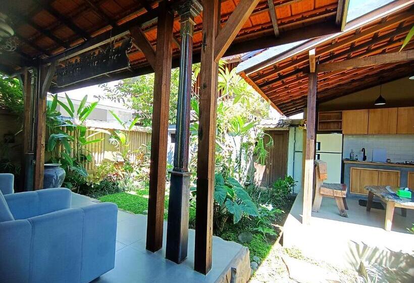 Номер Deluxe с Балконом, Katang   Katang Guest House
